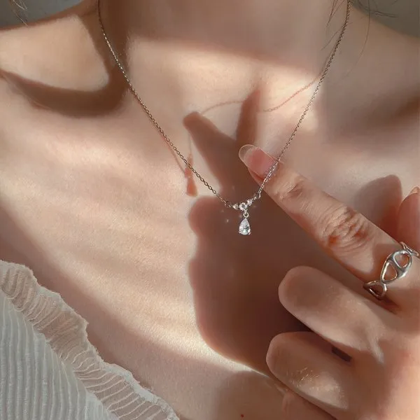 Fashion Cherry Blossoms Flower Necklace For Women Romantic Crystal Zircon Butterfly Flowers Pearl Shell Necklace Wedding Jewelry