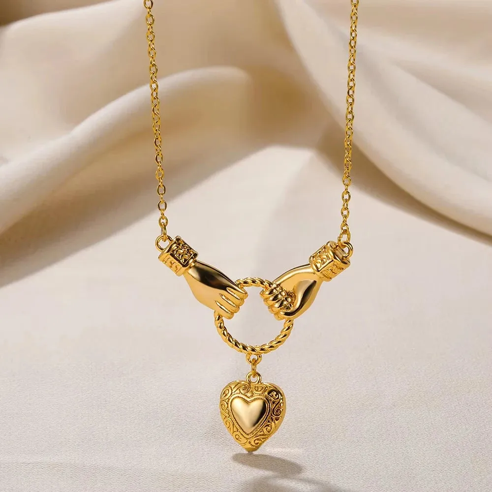 Punk Gold Heart Pendant Necklace for Women Y2K Choker