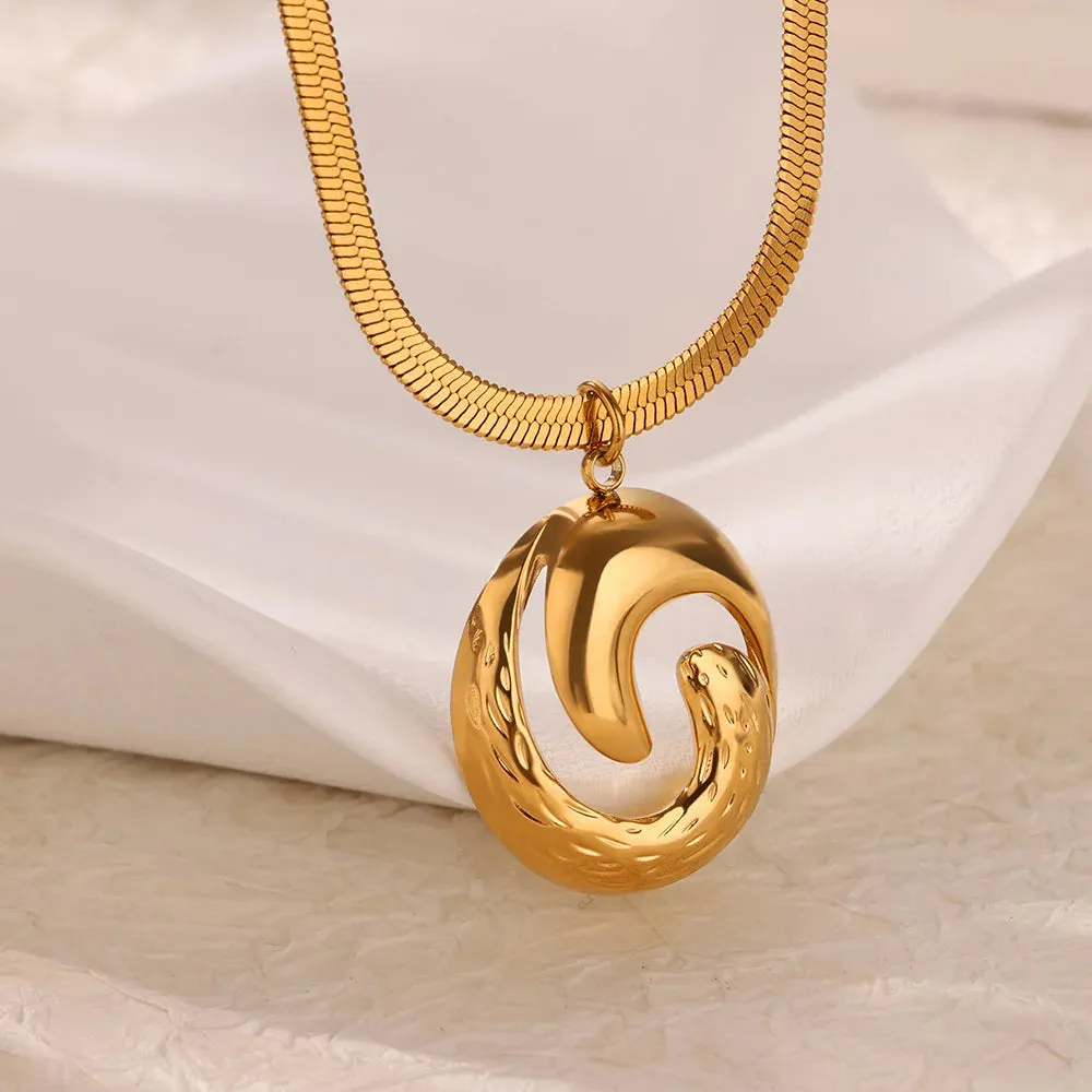 Punk Gold Heart Pendant Necklace for Women Y2K Choker
