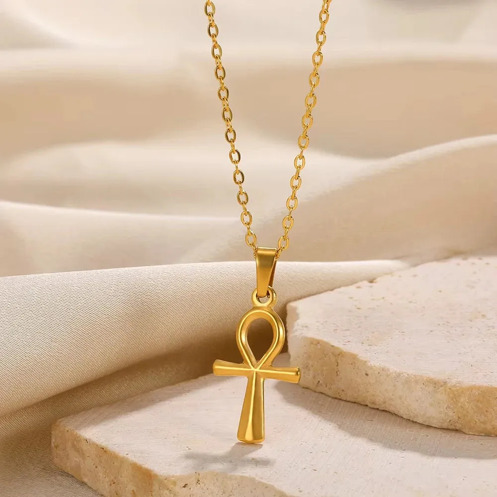 Punk Gold Heart Pendant Necklace for Women Y2K Choker