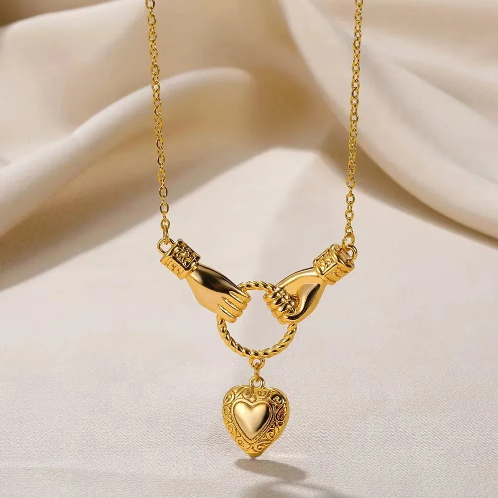 Punk Gold Heart Pendant Necklace for Women Y2K Choker