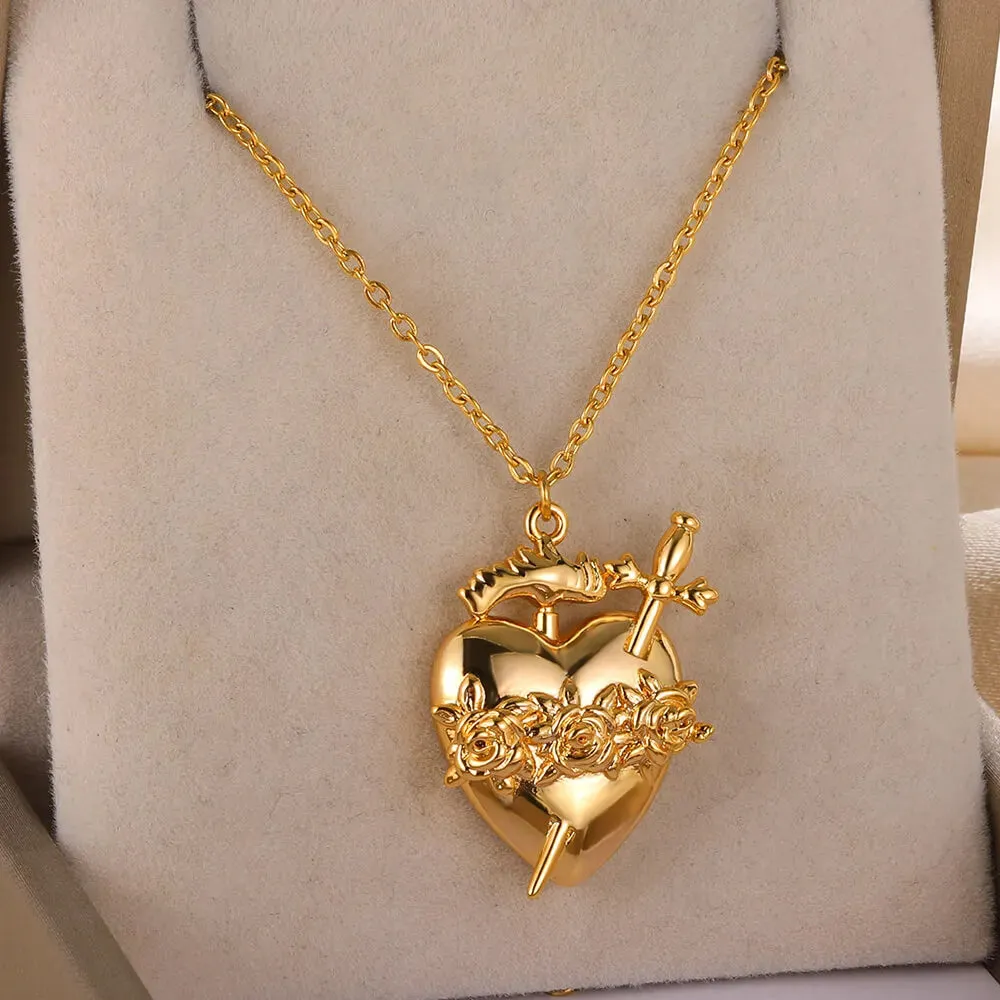 Punk Gold Heart Pendant Necklace for Women Y2K Choker